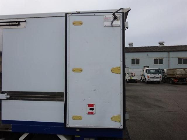 HINO DUTRO 2018 Image 31