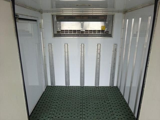 HINO DUTRO 2018 Image 31