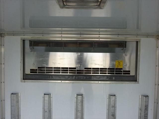 HINO DUTRO 2018 Image 31