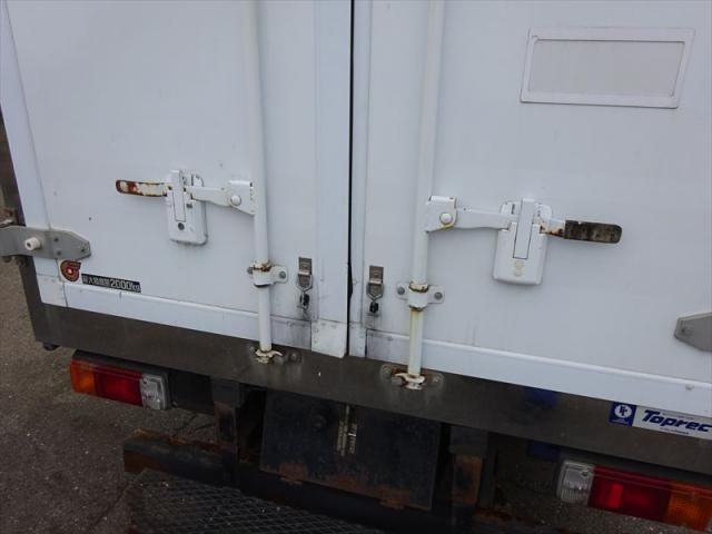 HINO DUTRO 2018 Image 31