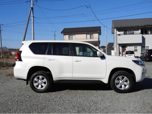 TOYOTA LANDCRUISER PRADO 2023 Image 31