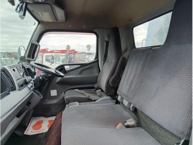 MITSUBISHI CANTER 2012 Image 31