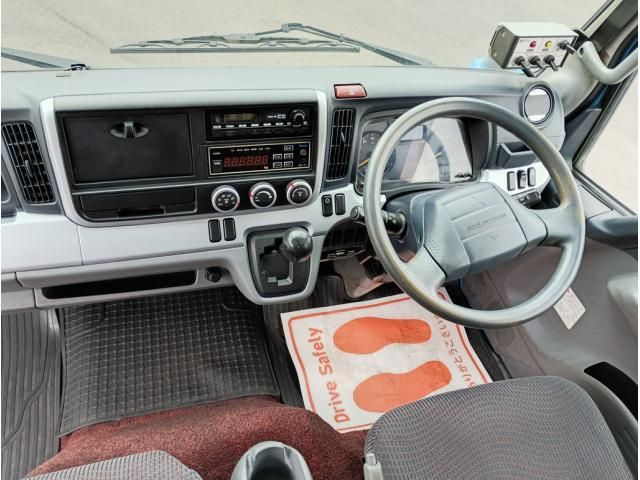 MITSUBISHI CANTER 2012 Image 31