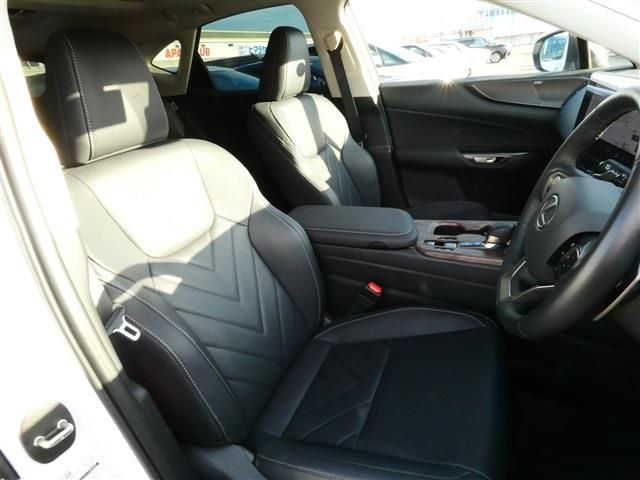 TOYOTA LEXUS NX450H+ AWD 2024 Image 31