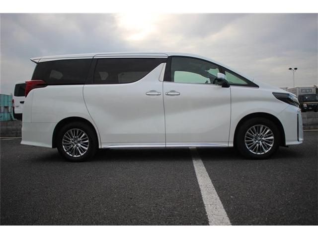 TOYOTA ALPHARD HYBRID 4WD 2022 Image 31