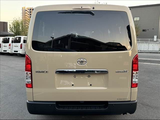 TOYOTA HIACE VAN 2WD 2025 Image 31