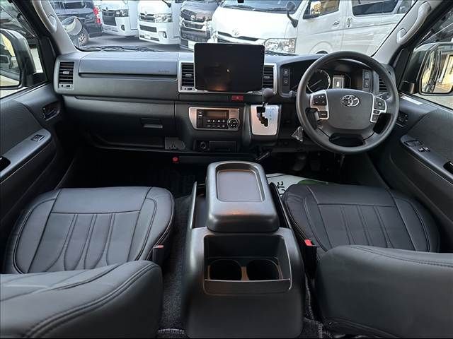 TOYOTA HIACE VAN 2WD 2025 Image 31