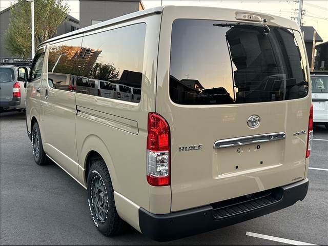 TOYOTA HIACE VAN 2WD 2025 Image 31