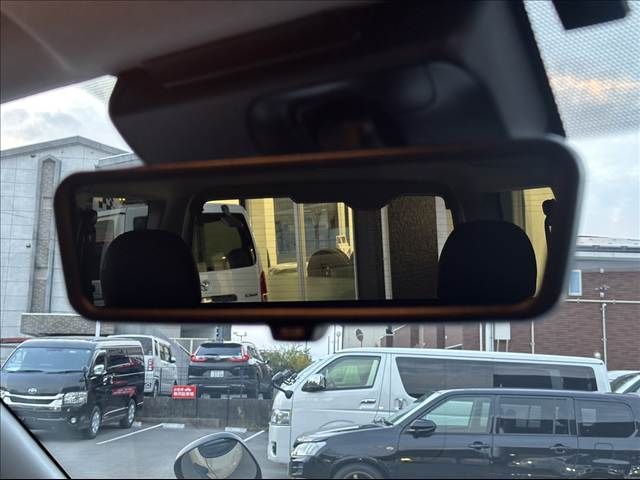 TOYOTA HIACE VAN 2WD 2025 Image 31