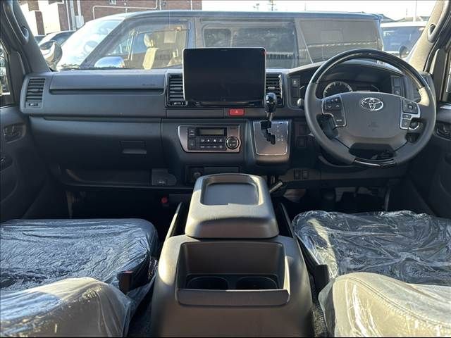 TOYOTA HIACE VAN 4WD 2025 Image 31