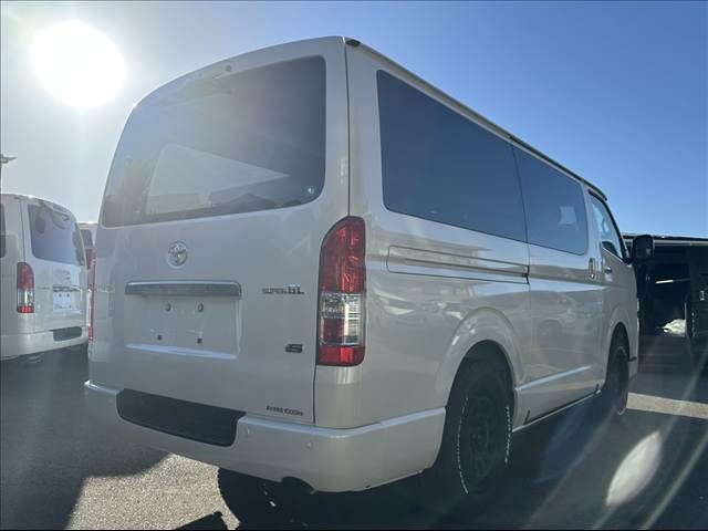 TOYOTA HIACE VAN 4WD 2025 Image 31