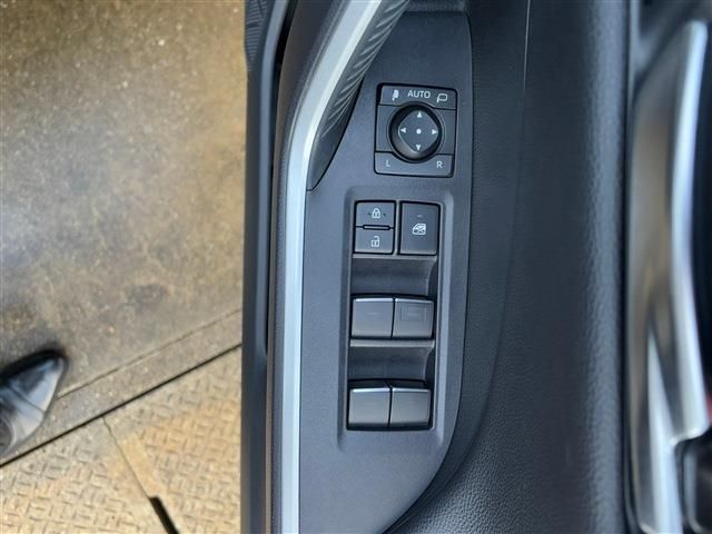 TOYOTA RAV4 HYBRID 4WD 2023 Image 31