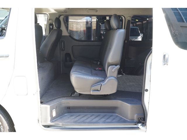 TOYOTA HIACE VAN 2WD 2018 Image 31