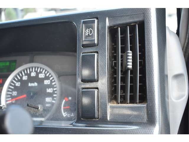 ISUZU ELF 2011 Image 31