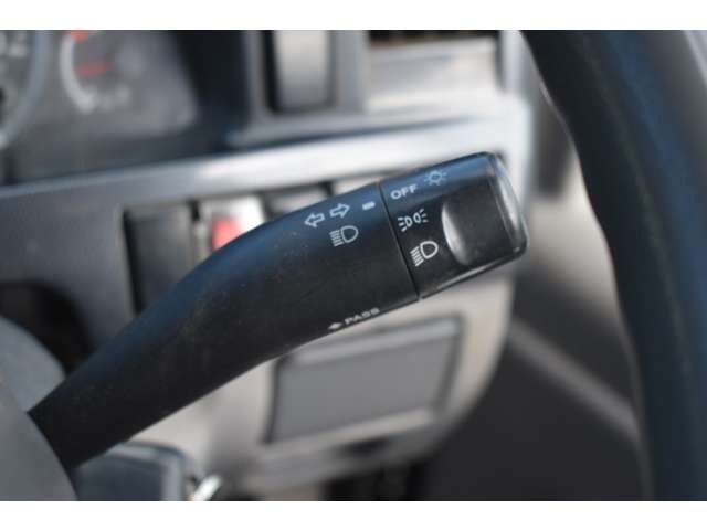 ISUZU ELF 2011 Image 31