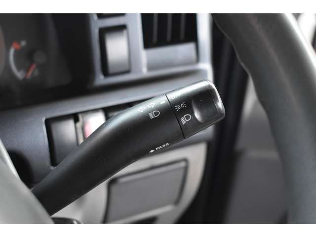 ISUZU ELF 2011 Image 31