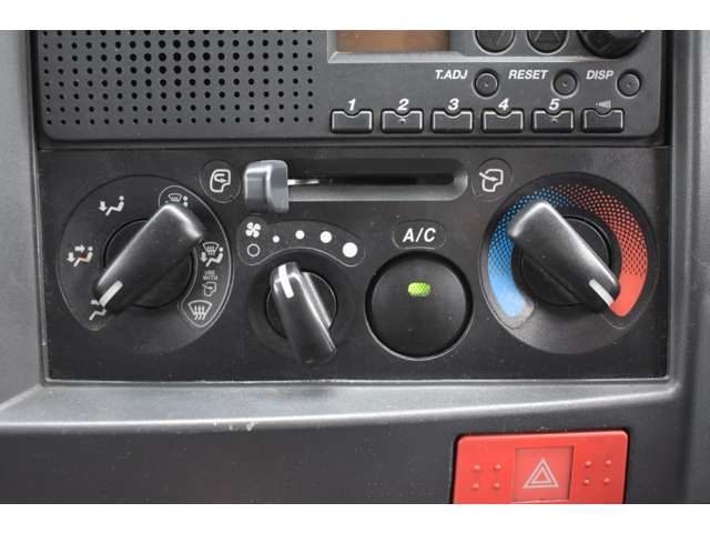 ISUZU ELF 2013 Image 31