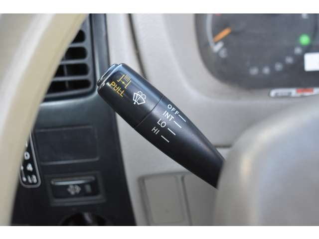 HINO DUTRO 2009 Image 31