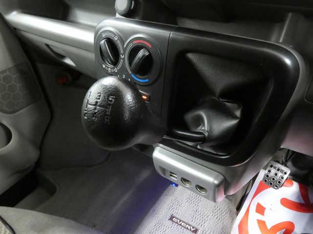 SUZUKI EVERY VAN 4WD 2018 Image 31