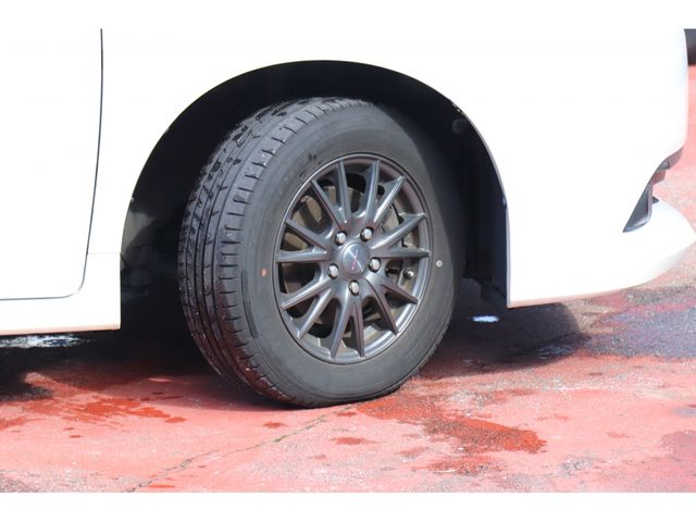 TOYOTA NOAH 2017 Image 31