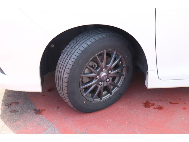 TOYOTA NOAH 2017 Image 31