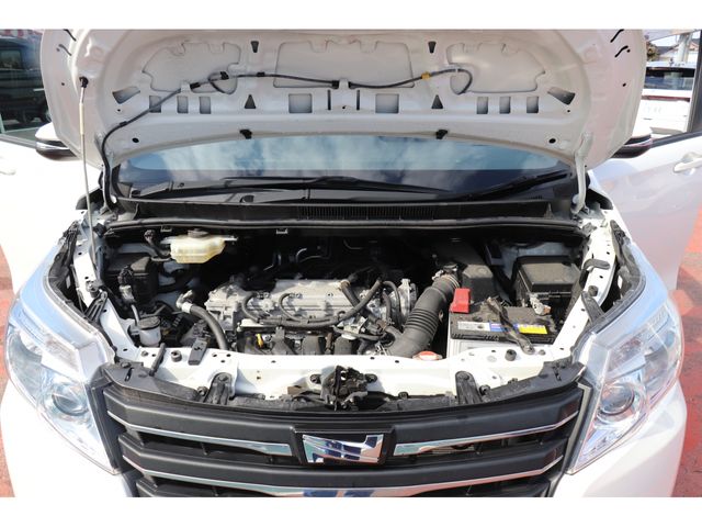 TOYOTA NOAH 2017 Image 31