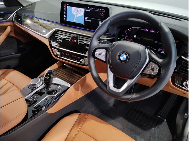 BMW 5SERIES SEDAN 2021 Image 31