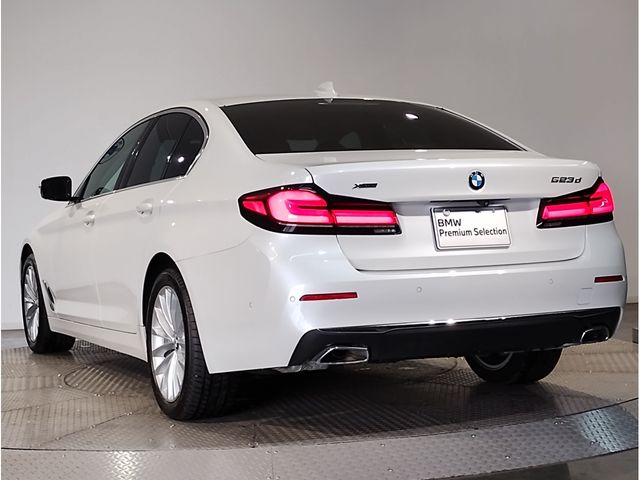 BMW 5SERIES SEDAN 2021 Image 31