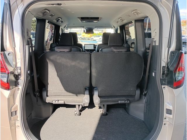 TOYOTA NOAH 2022 Image 31