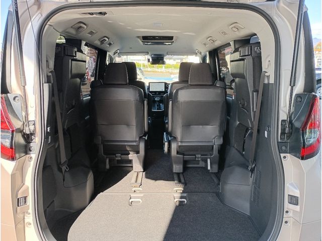 TOYOTA NOAH 2022 Image 31