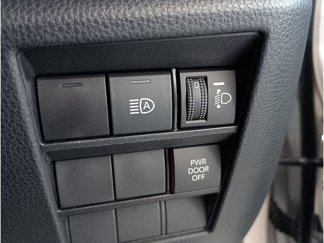 TOYOTA NOAH 2022 Image 31