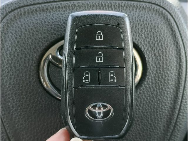 TOYOTA NOAH 2022 Image 31