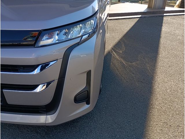 TOYOTA NOAH 2022 Image 31