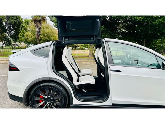 TESLA MODEL X 2024 Image 31