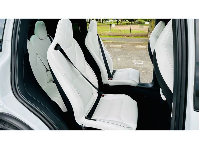 TESLA MODEL X 2024 Image 31