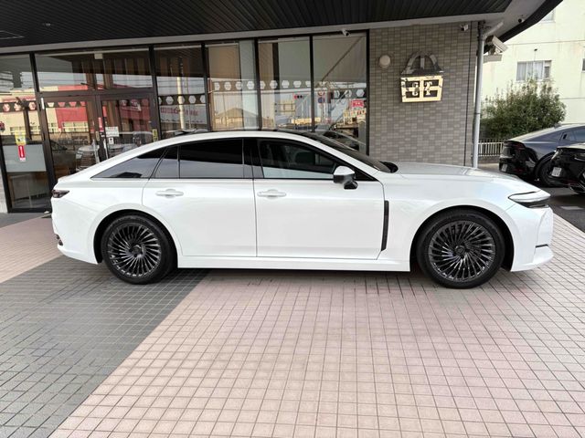 TOYOTA CROWN SEDAN HYBRID 2024 Image 31
