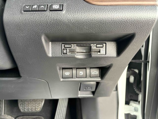 TOYOTA CROWN SEDAN HYBRID 2024 Image 31