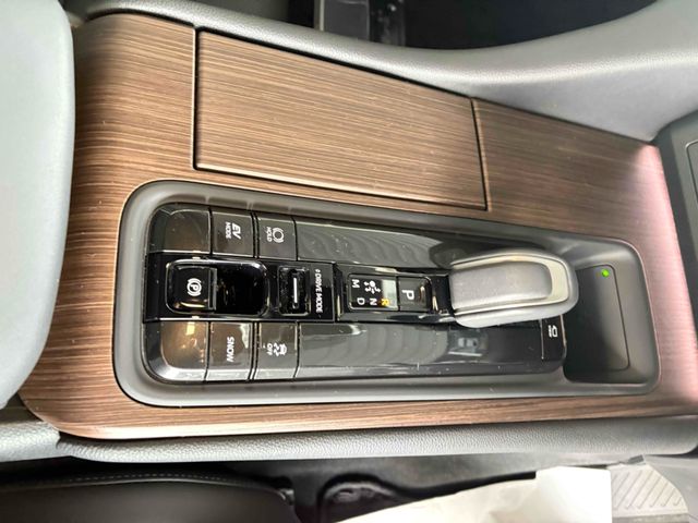 TOYOTA CROWN SEDAN HYBRID 2024 Image 31