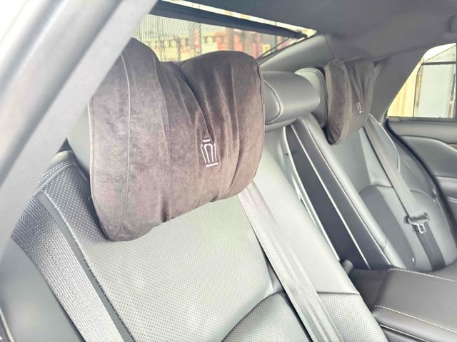 TOYOTA CROWN SEDAN HYBRID 2024 Image 31