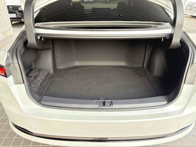 TOYOTA CROWN SEDAN HYBRID 2024 Image 31