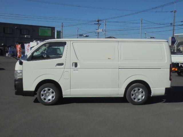 TOYOTA HIACE VAN 2WD 2010 Image 31