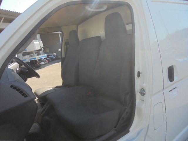 TOYOTA HIACE VAN 2WD 2010 Image 31
