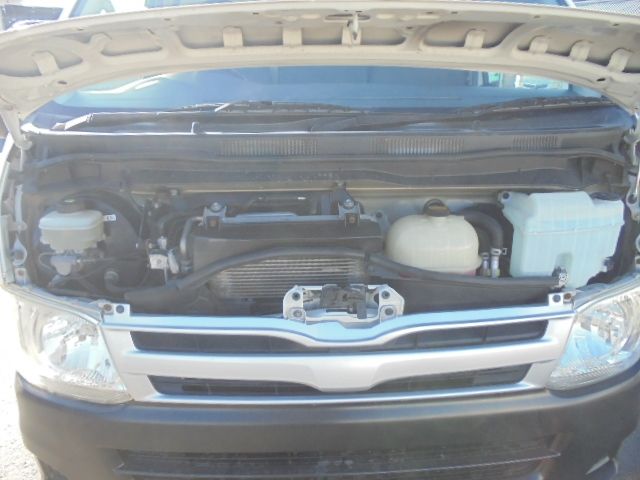 TOYOTA HIACE VAN 2WD 2010 Image 31