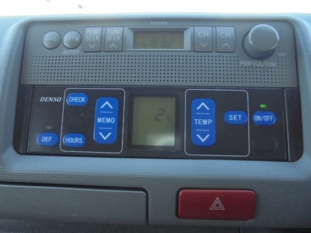 TOYOTA HIACE VAN 2WD 2010 Image 31