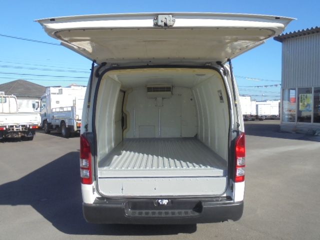 TOYOTA HIACE VAN 2WD 2010 Image 31