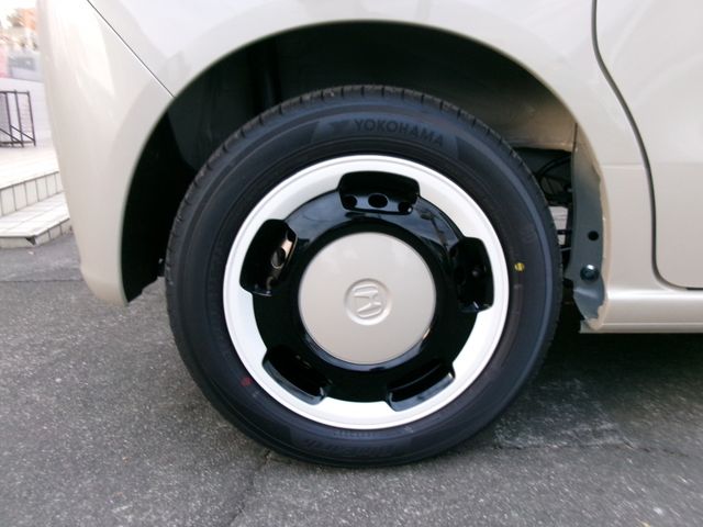 HONDA N BOX 2025 Image 31