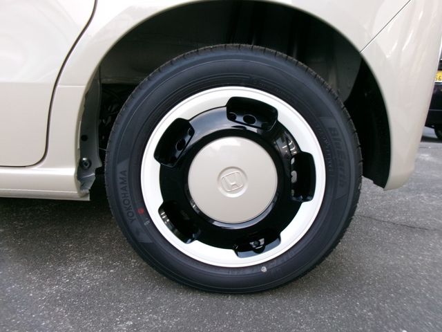 HONDA N BOX 2025 Image 31