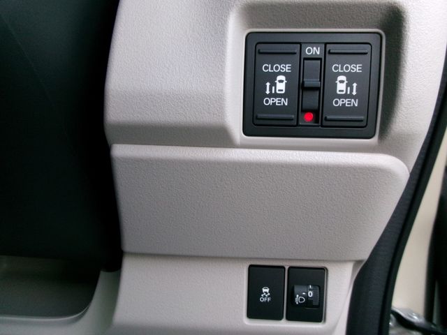 HONDA N BOX 2025 Image 31