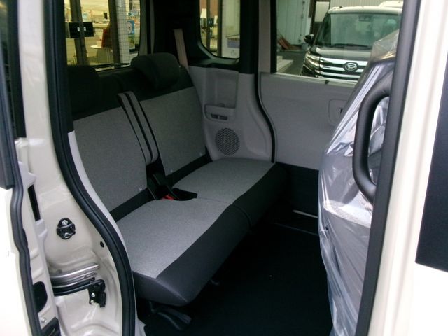 HONDA N BOX 2025 Image 31