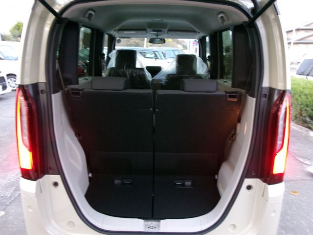 HONDA N BOX 2025 Image 31